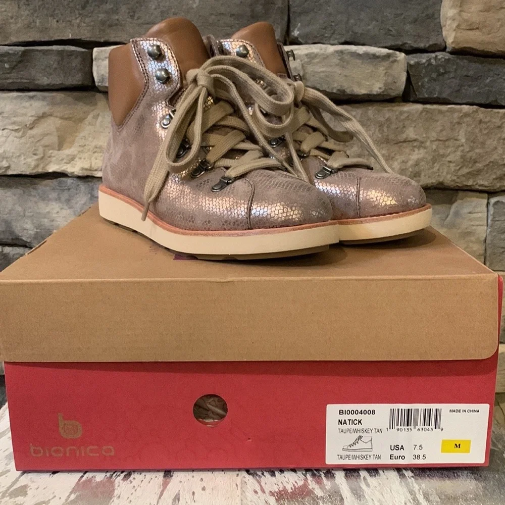 BIONICA Natick Taupe Snakeskin Metallic Hiking Boots 7.5 - Picture 6 of 10